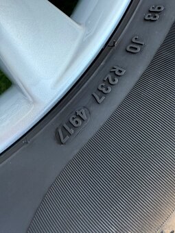 Škoda Superb 3 - 215/55 R17 - LETNí ORIGINÁLNÍ SADA - 15