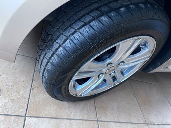 HYUNDAI i 10 1.1 i NAJETO JEN NECELÝCH 47 TIS KM ALU KOLA - 15