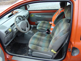 Renault TWINGO 1.2i 43KW - 15