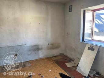 Rodinný dům se zahradou, obec Hrochův Týnec, okr. Chrudim - 15