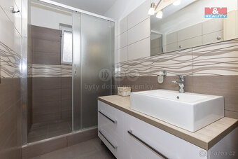 Prodej rodinného domu, 6+2, 1285 m², Bukovka - 15