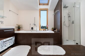 Prodej nadstandardního bytu 7+kk/3xGS/2xPS v centru prestižn - 15