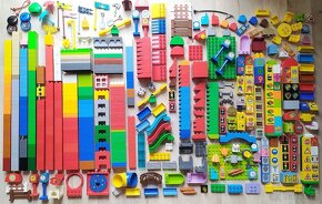 DUPLO AUTA,stroje,bagr,traktor, figurky,stavby, kostky,desky - 15
