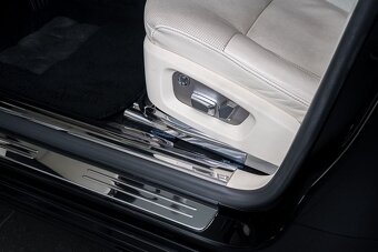 Rolls Royce Ghost pronájem vozidla s řidičem - 15