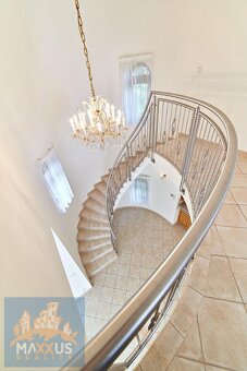 Pronájem luxusní vily 5+1/T (243 m2), zahrada (382 m2), bazé - 15