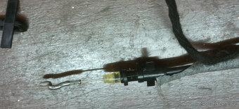 Škoda Octavia III – centrální zamykání LP dveře - 15