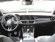Alfa Romeo Stelvio 2.9 Tw-Turbo V6 Quadrifoglio 1.399.999Kč - 15