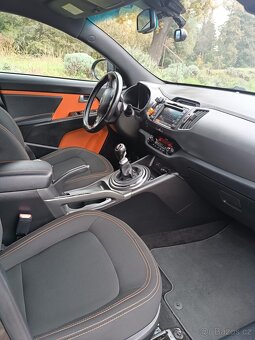 Kia Sportage 2.0 CRDi 4x4 135 kW (184 k) – výborný stav - 15