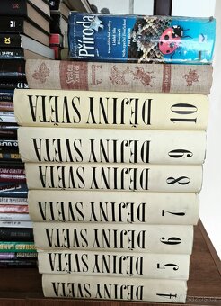 Velké množství knih na prodej  - 15