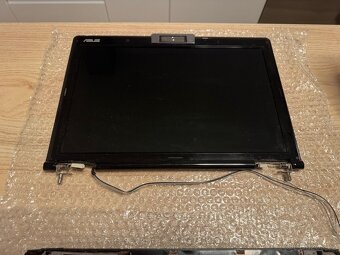ASUS M50VN (T9400, 4GB DDR2, GeForce 9650GT 1GB, BluRay) - 15