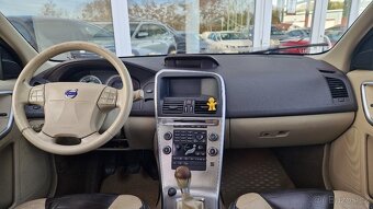 Volvo XC60 2,4D 120kW kůže - 15