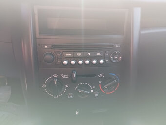 Peugeot 207 1.4 - 15