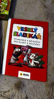 Hračky, lego, puzzle, knížky - 15