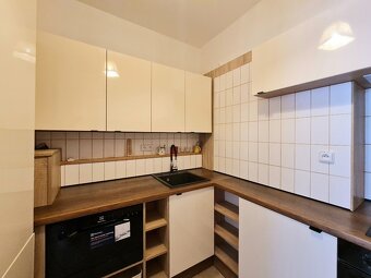 Prodej bytu 2+1 (50,5 m2), Baranova, Praha 3 - 15