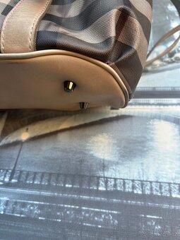 Burberry kabelka - 15