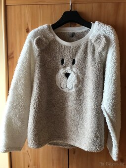 Svetry různých značek a střihů - 15