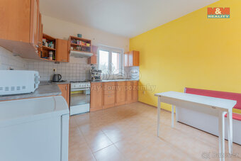 Prodej rodinného domu, 252 m², Vojkovice, ul. Hlavní - 15