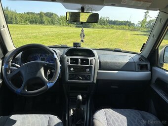 Misthubishi Pajero Pinin - 15