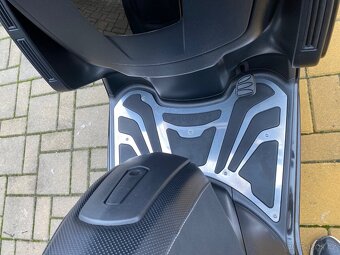 Peugeot Metropolis 400 - Black Edition Top - 15