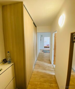 Pronájem zděného bytu 4+1 s garáží a 2 lodžiemi, Chotoviny - 15