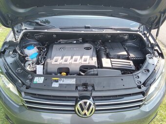 Touran 2.0 TDI r.v.2014 Top originální stav serviska - 15