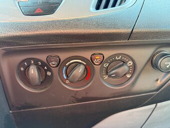 Ford Transit Custom 2.2 TDCi Navigace - 15