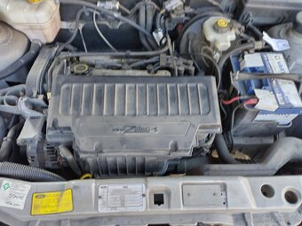 Ford Fiesta 1.25 55kw benzín - 15