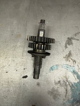 Jawa/Čz - díly převodovek 16x - 15