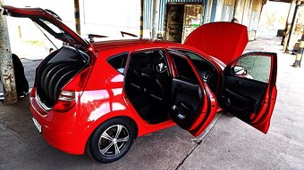 hyundai i30 1.4 benzin ( top stav ) - 15