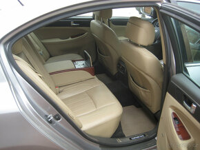 Hyundai Genesis 3.8 V6 GDi 246 KW AUT ČR 1.MAJ SERVISKA - 15
