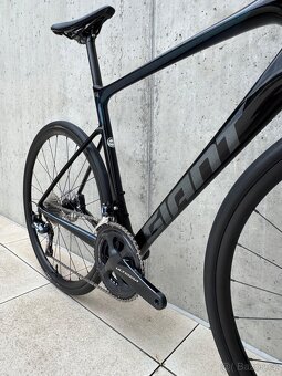 Silniční kolo Giant DEFY vel. M/L (177-187cm) Carbon - 15