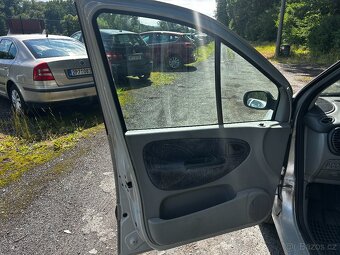 Renault Megane Scenic 1,6i 16V 79kW, r.v. 2002 - 15