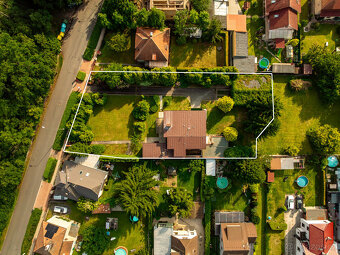 Dům s neuvěřitelnou atmosféru v klidné části Úval - 15