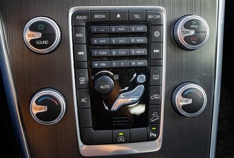 Volvo XC60 140kW (2015) - 15