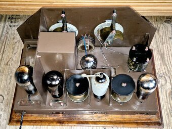 Rádio Stygor, 1931, s reproduktorem a anténou - 15
