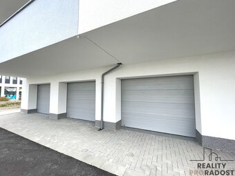 Pronájem novostavby bytu 2+kk, 67 m2, terasa 16 m2, garáž +  - 15
