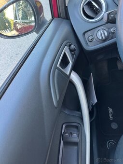 Ford Fiesta 1.4i Titanium, 71 KW, 1-majitel - 15