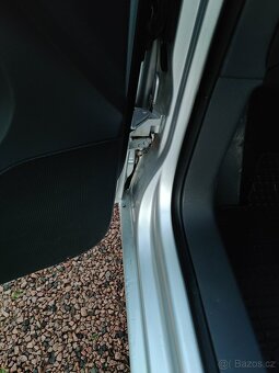 Vw Touran 2.0 TDI,103 kW,138.800 km,1 majitel,bez koroze - 15