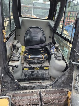 Caterpillar 257B pásový nakladač - 15