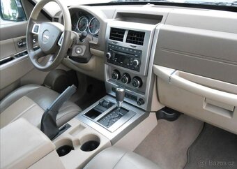 Jeep Cherokee 3,7 V6 151 kW KLIMA Bez koroze benzín - 15