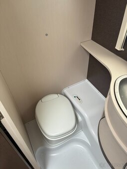 Dethleffs C-Go 525 KR - 7 míst, super stav, plně vybaven - 15