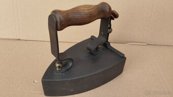 Stará větší žehlička patent W.LUNDH No 5 nahřivacím tělískem - 15