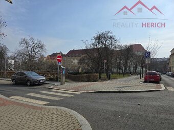Pronájem bytu 2+1/B, cihla, 80 m2, centrum Chomutova - 15