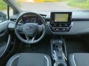 Toyota Corolla Hybrid GR Sport rok 2022, najeto: 39.225 km - 15