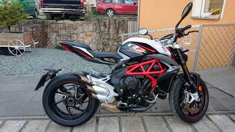 MV AGUSTA BRUTALE 800RR - 15