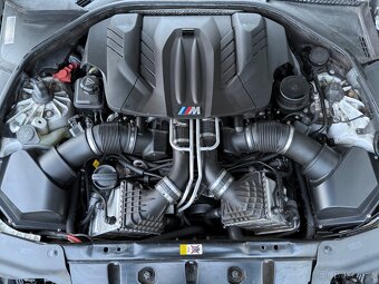 BMW M6 F12. Vyjimečný stav, výbava a nízký nájezd. - 15