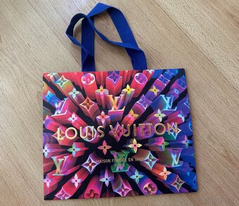 Papírové tašky značky LOUIS VUITTON - 15