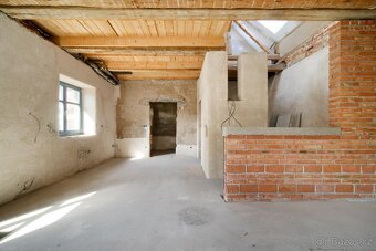 Prodej stavebního pozemku 3880 m2, Ledce - 15