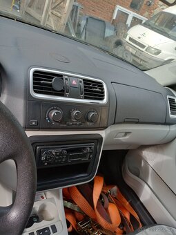 Škoda Fabia 2 - 15