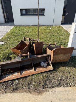 Traktorbagr New Holland B100 C - 15